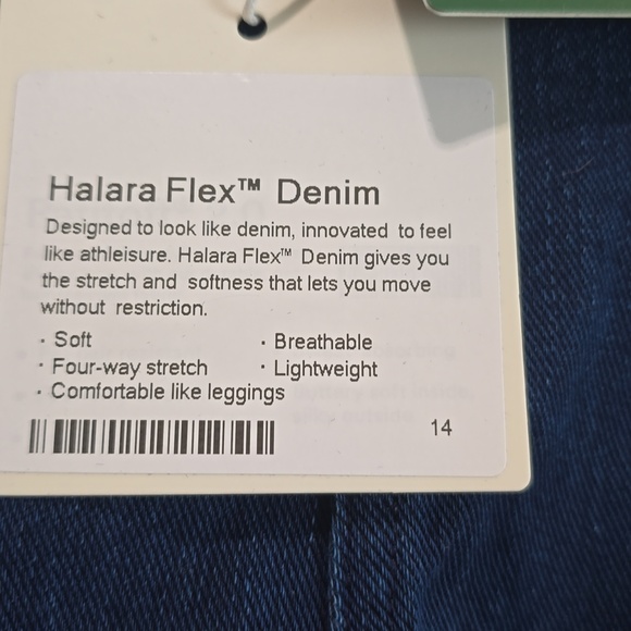 HALARA Navy High-Waist Denim-Style Women's Shorts - Picture 2 of 2